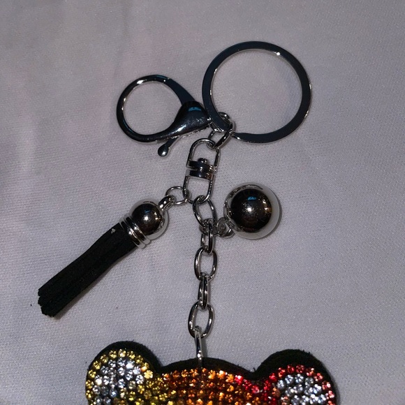 Rainbow teddy bear 🧸 rhinestone keychain - Picture 3 of 4
